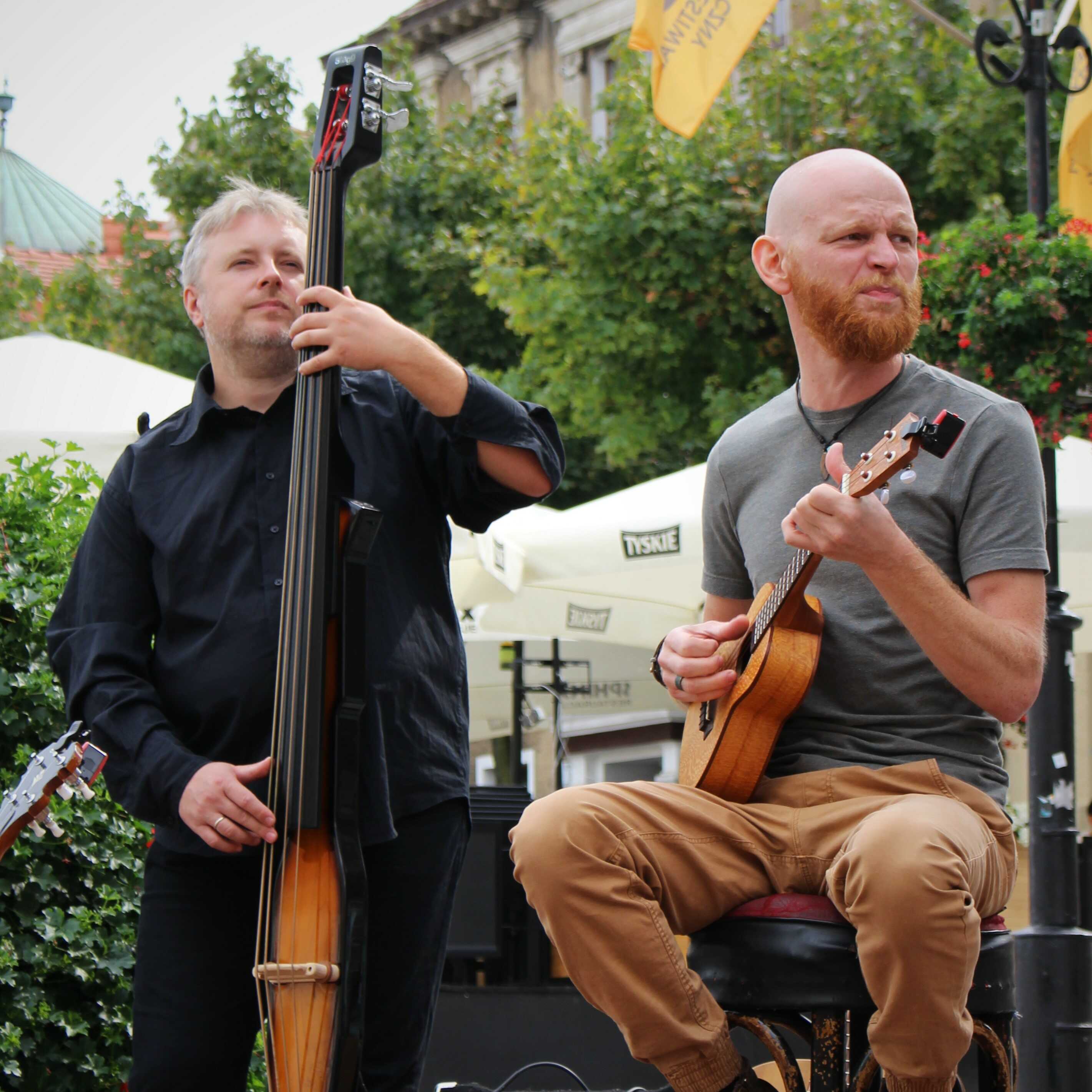 Busking and street musicians, muzyka ulicy