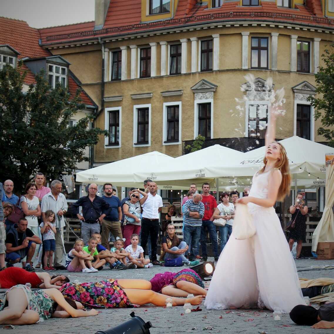 teatry uliczne, atrakcje w Gnieźnie