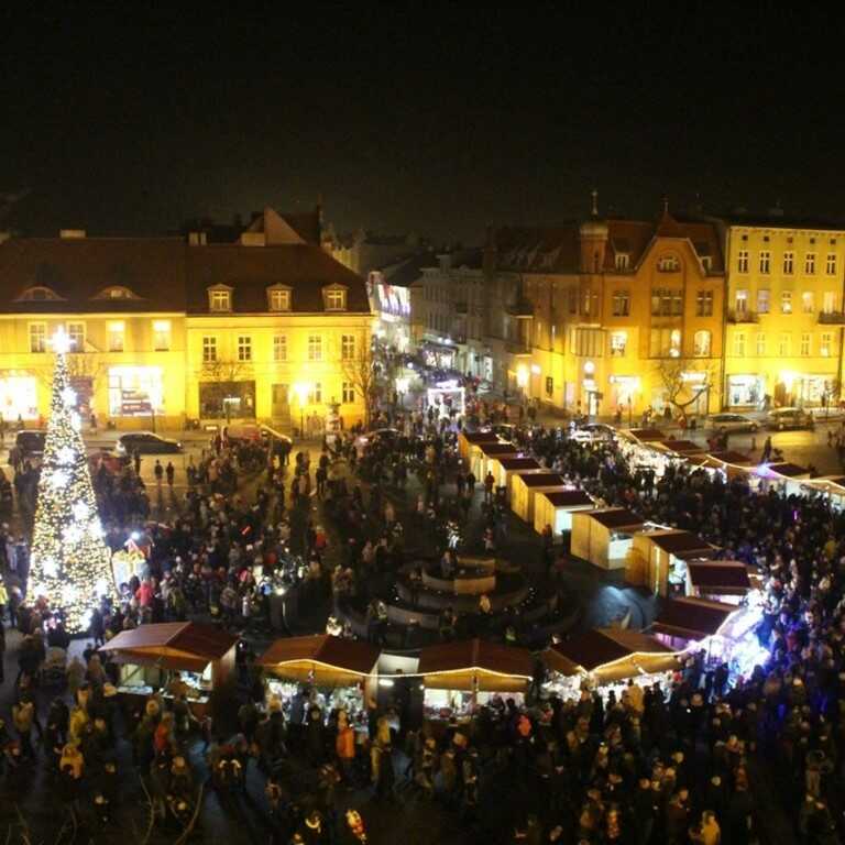 atrakcje w Gnieźnie zimą, jarmark uliczny